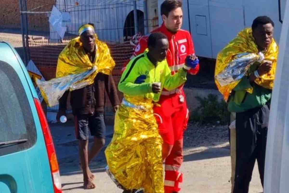 Altri migranti a Lampedusa, c'è una bimba dispera in mare