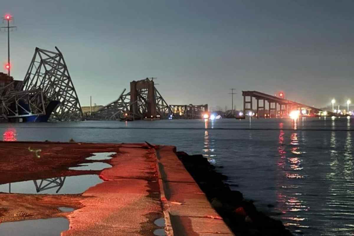 Crolla un ponte a Baltimora dopo schianto di una nave, tante le vittime