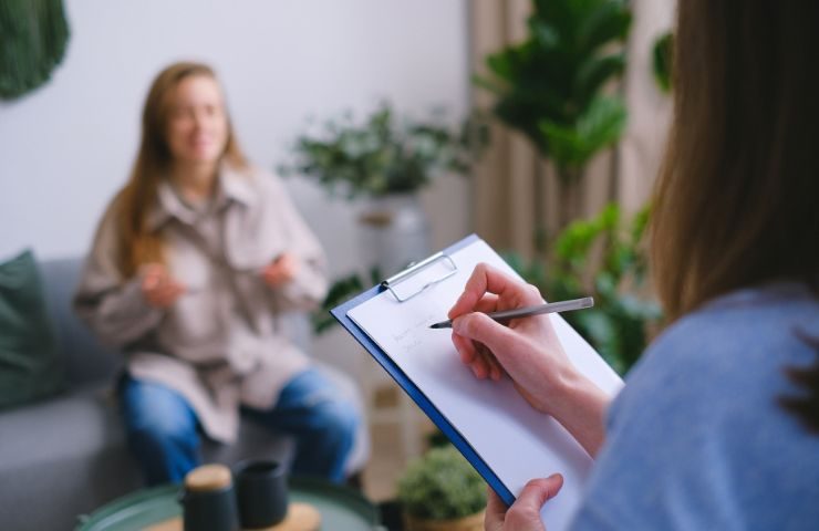 Ragazza dalla psicologa