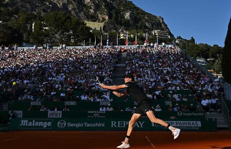 Yannik Sinner eliminato in semifinale a Monte Carlo si fa anche male: come sta